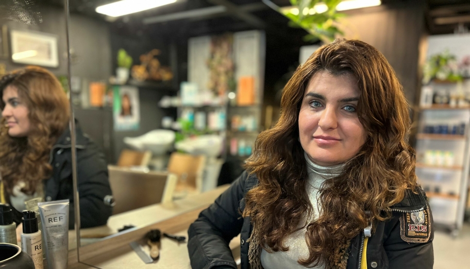 HAR EN DRØM: Drømmen til Sabat Sulaiman er å driver egen frisørsalong. Etter åtte måneder tror hun at hun nå må legge ned.