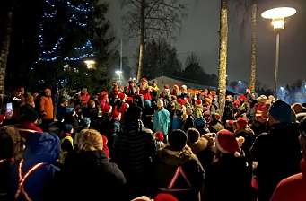 Rekordoppmøte på julegranning på Østli Skole