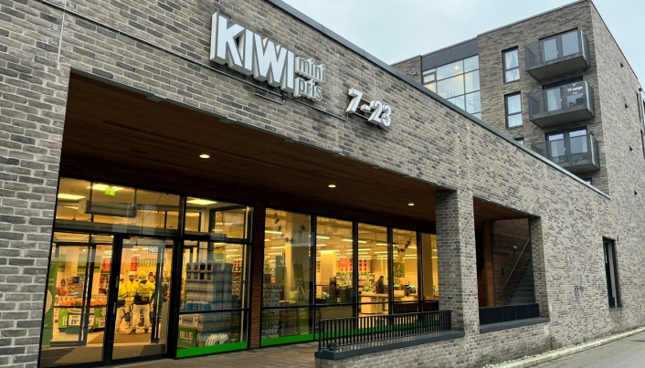 KIWI MYRVOLL: Denne butikken disponerer de aller fleste parkeringsplassene på Myrvoll Torg til sine kunder.