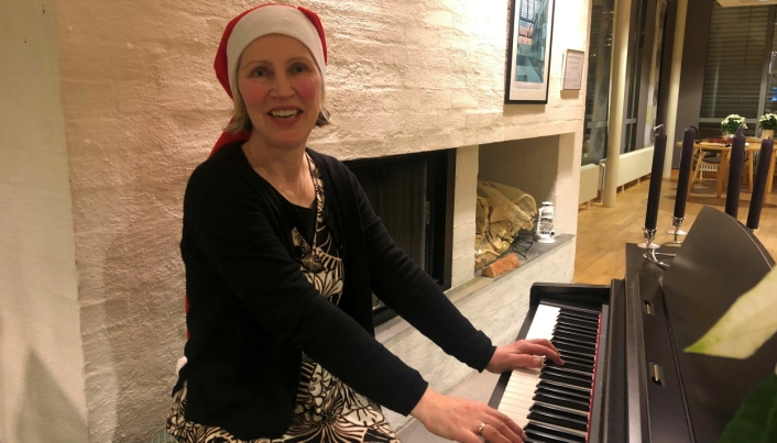 ENGASJEMENT: Fiolinlærer Marja Liisa Sandbakken brenner for terapi gjennom musikk.