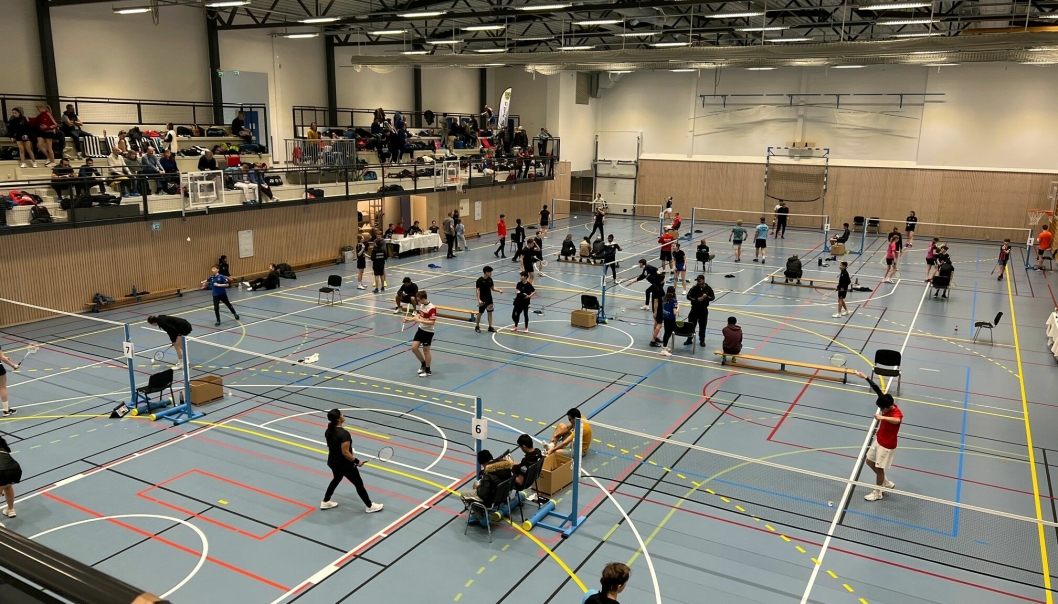 MORSOMT OG GOD TRENING: Badminton er ikke bare en aktivitet man spiller på hytta. Det er også en glimrende treningsform og en sport som bedrives på høyt nivå i Oppegård.