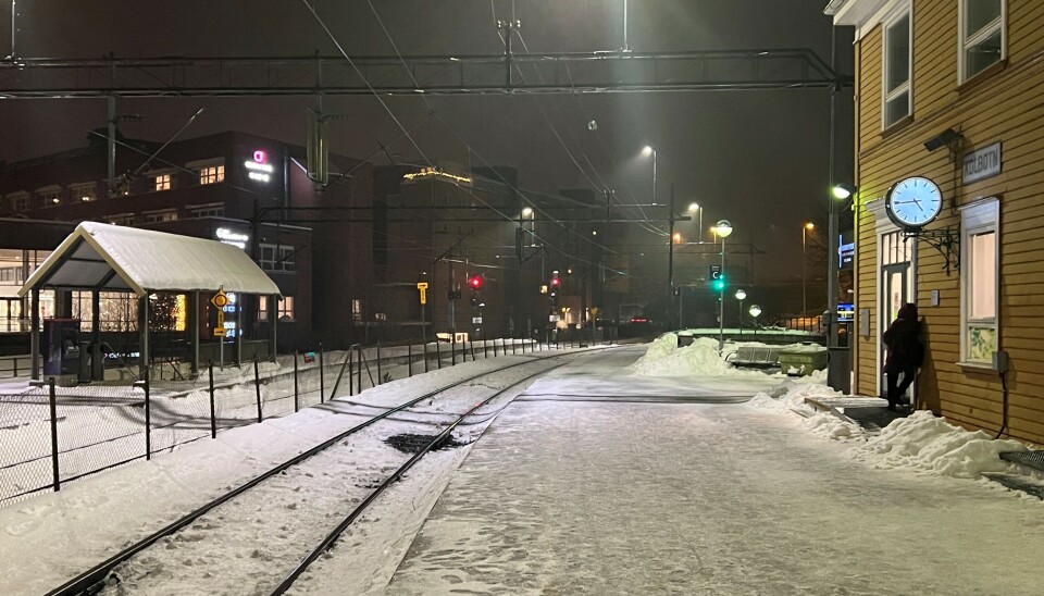 TOMT FOR TOG: Er det én ting det har vært lite av på Kolbotn stasjon i det siste, så er det tog. TOMT FOR TOG: Er det én ting det har vært lite av på Kolbotn stasjon i det siste, så er det tog.