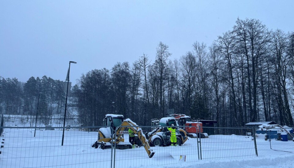 KOMMER PARK: Her jobbes det med å lage en park med basketbane, tufte-park og offentlig toalett. KOMMER PARK: Her jobbes det med å lage en park med basketbane, tufte-park og offentlig toalett.