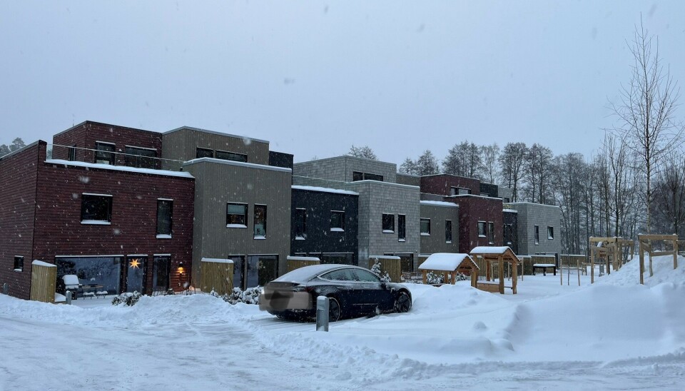 TOWNHOUSE: Når snøen forsvinner vil det påkostede området mellom townhousene og leilighetene vise seg. TOWNHOUSE: Når snøen forsvinner vil det påkostede området mellom townhousene og leilighetene vise seg.