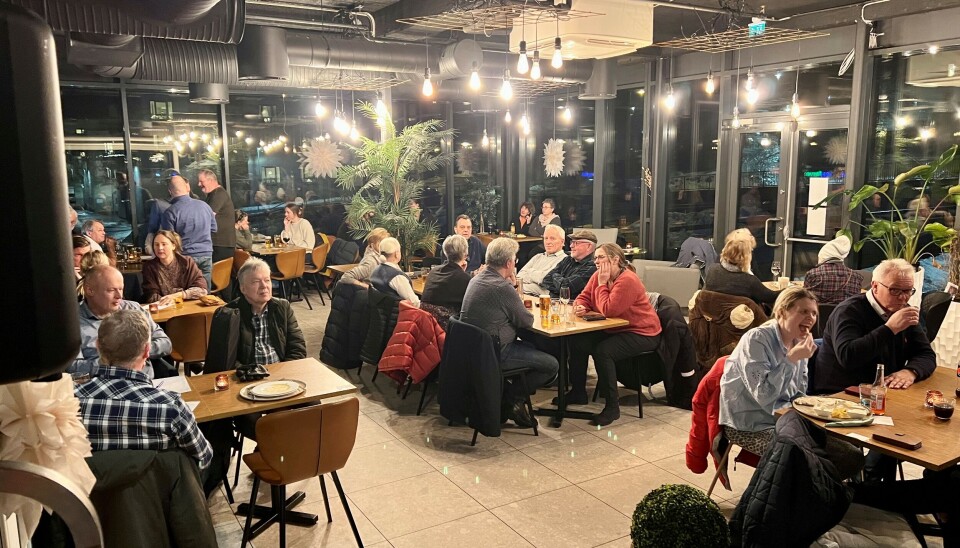 STINN BRAKKE: Samtlige bord i lokalet var fylt da Lene´s kafe arrangerte allmenn-quiz onsdag kveld. STINN BRAKKE: Samtlige bord i lokalet var fylt da Lene´s kafe arrangerte allmenn-quiz onsdag kveld.