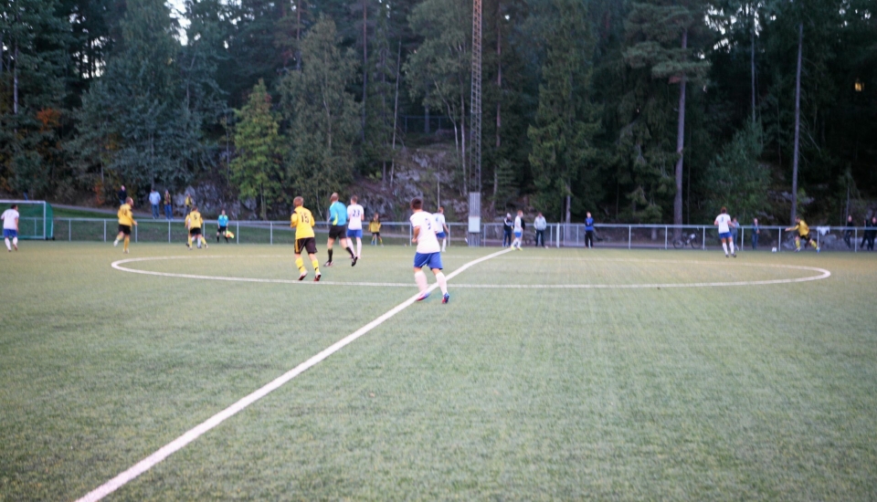 IKKE VAR: Da Oppegård IL og Kolbotn IL spilte treningskamp på Østre Greverud for noen sesonger siden var det ikke VAR på plass.