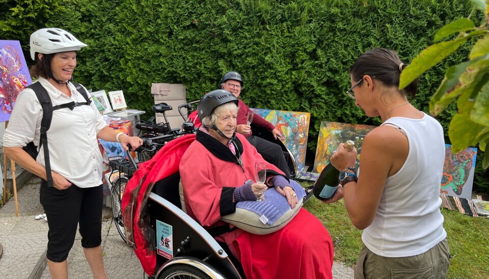 ALLE FIKK SE: Under Kunst i Follo stilte Frivilligsentralen med sykkel-taxier slik at alle kunne delta. ALLE FIKK SE: Under Kunst i Follo stilte Frivilligsentralen med sykkel-taxier slik at alle kunne delta.
