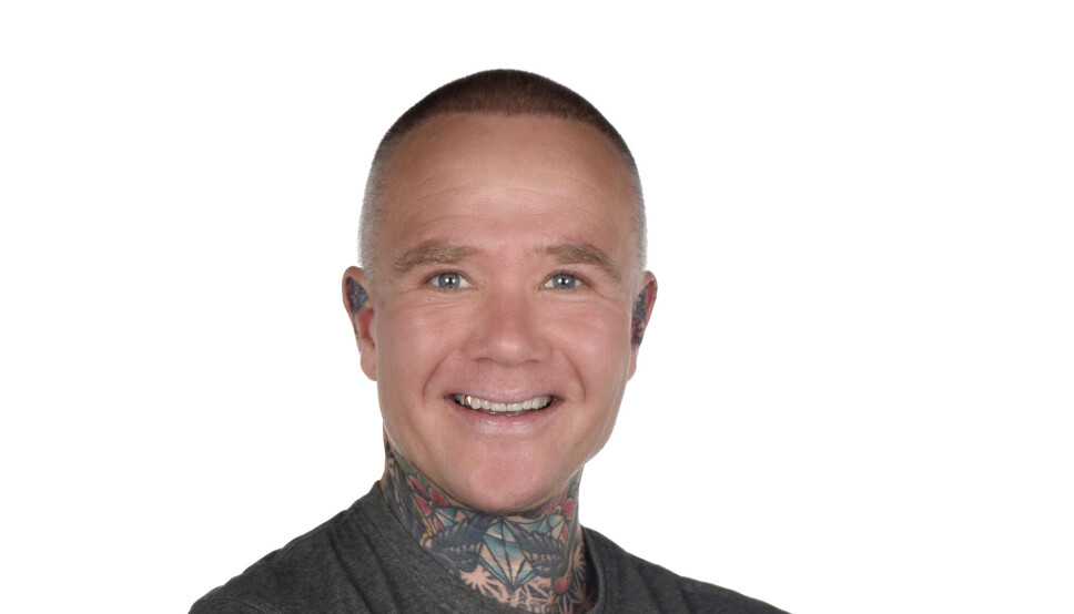 GIR PLASS TIL FØLELSER: Henrik Storjord Ramstad fra Myrvoll har stått i mange utfordrende situasjoner i jobben som politimann. Inntrykkene bearbeidet han med dikt. GIR PLASS TIL FØLELSER: Henrik Storjord Ramstad fra Myrvoll har stått i mange utfordrende situasjoner i jobben som politimann. Inntrykkene bearbeidet han med dikt.