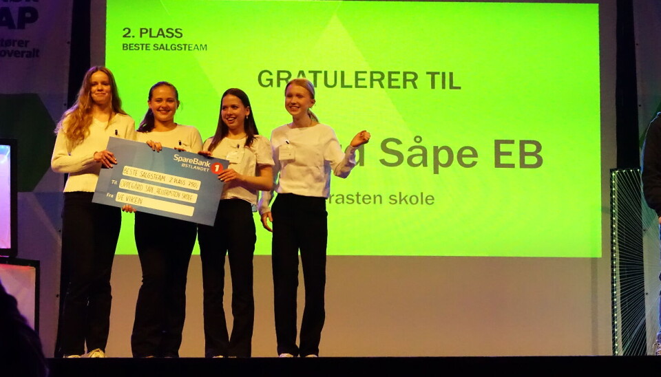 2. PLASS: Dette firkløvret hadde full kontroll på salgs-pitchen og ble nummer to i kategorien «Beste salgsteam». 2. PLASS: Dette firkløvret hadde full kontroll på salgs-pitchen og ble nummer to i kategorien «Beste salgsteam».