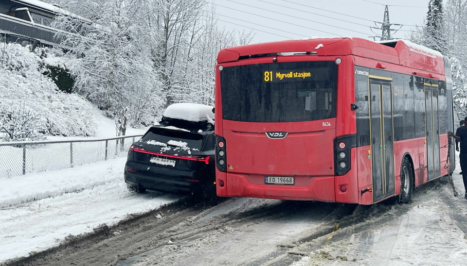 KAOS: Gårsdagens busstrøbbel i Sønsterudveien skapte flere farlige situasjoner, og kunne vært raskere avverget, ifølge Torbjørn Eriksen.