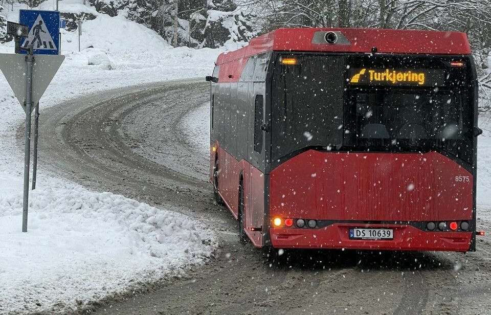 SPESIALBUSS: Denne bussen fraktet folk mellom Hauketo og Ødegården fredag.