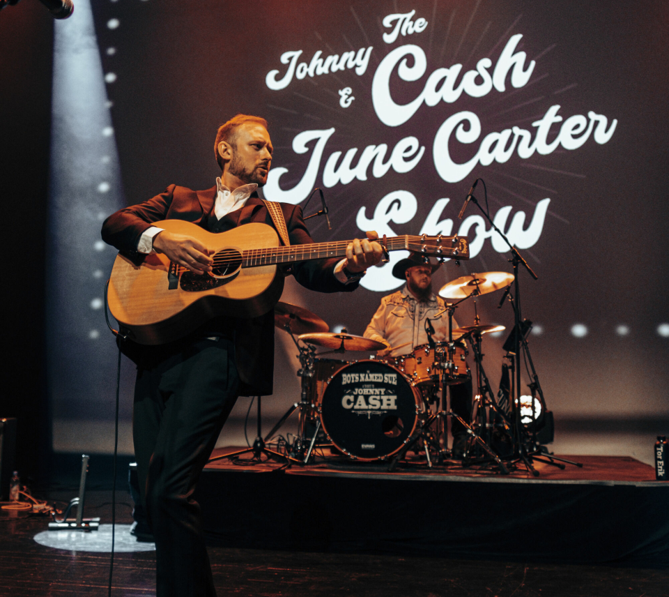 JOHNNY CASH: Vegard Børsum er en mester til å traktere rollen som Johnny Cash og gleder seg til konsert i Kolben.