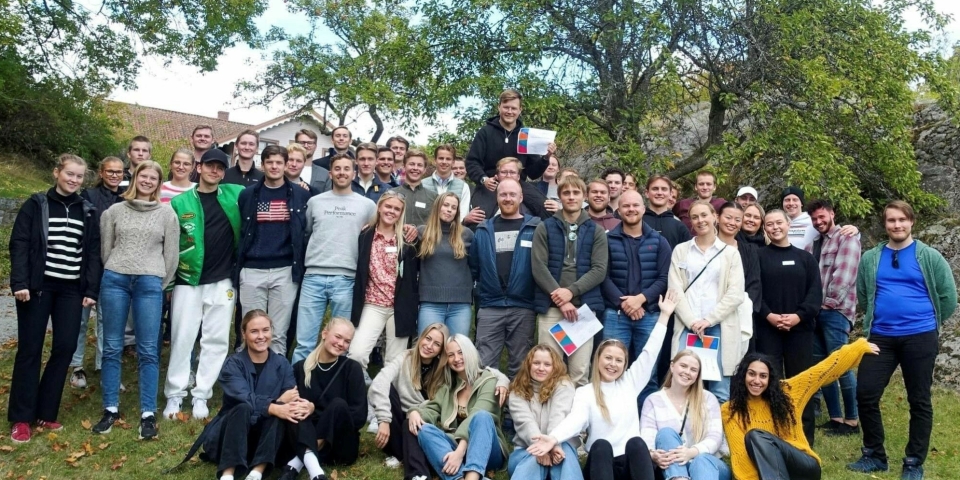 LOVENDE UNGDOM: 59 unge fra Akershus deltok på RYLA 2022, et seminar om ledelse i regi av rotaryklubbene.