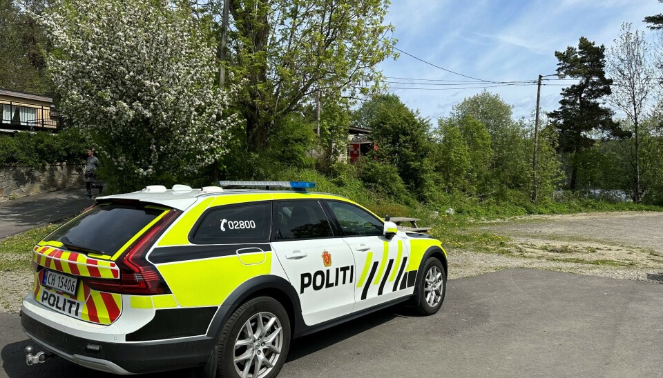 POLITIET: Politiet rykket også ut til Tyrigrava fredag ettermiddag. POLITIET: Politiet rykket også ut til Tyrigrava fredag ettermiddag.