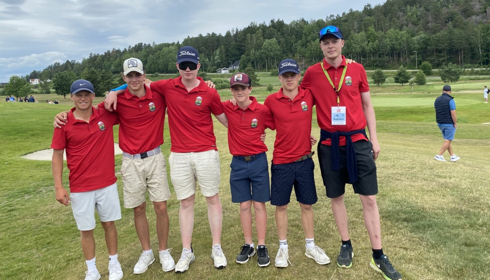 OPPEGÅR GK: Hele fire av fem juniorer i Oppegård golfklubb debuterte i Lag-NM. Fra venstre til høyre: Jakob Nilsson, Thomas Gulbrandsen, Villiam Ringnes, Joachim Ulmo, Melvin Ringnes og Joachim Bjerke.