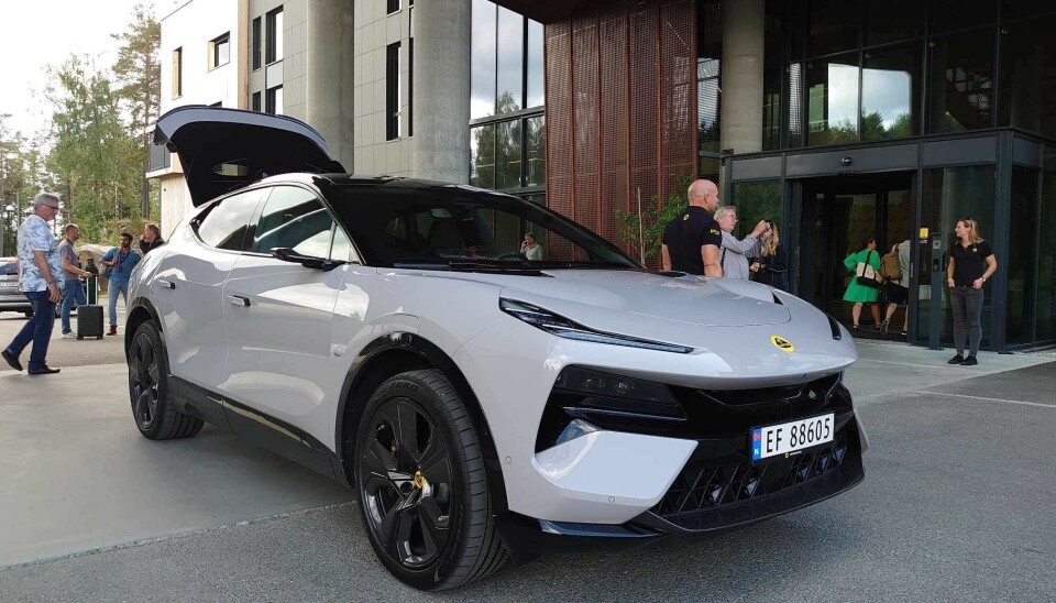 NY MODELL: Lotus Eletre er fabrikantens første serieproduserte elbil. Den har en startpris i Norge på 990.000 kroner. NY MODELL: Lotus Eletre er fabrikantens første serieproduserte elbil. Den har en startpris i Norge på 990.000 kroner.