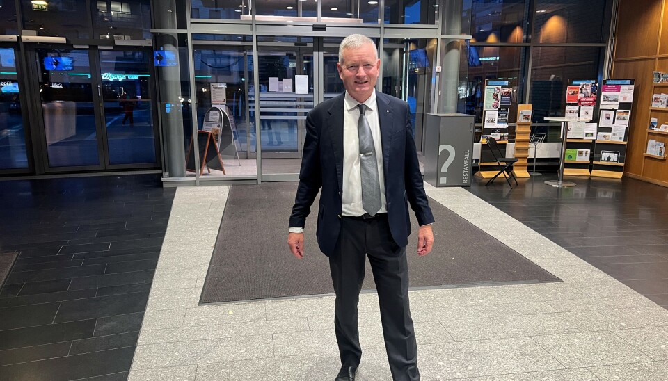 ULASTELIG ANTRUKKET: Knut Oppegaard var selvsagt pent kledd. Valg er tross alt høytid. ULASTELIG ANTRUKKET: Knut Oppegaard var selvsagt pent kledd. Valg er tross alt høytid.