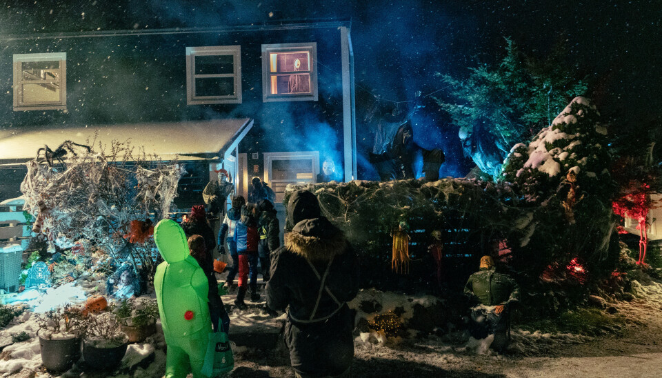 Denne «koselige» familien bor i gamle Oppegårds skumleste hus