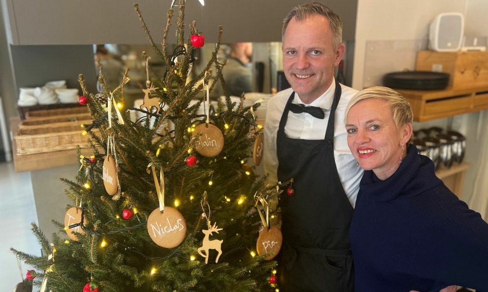 STÅR PÅ: Tårnhuset-eierne Vebjørn Aarflot og Helene Jahren har drevet restauranten sammen i snart 15 år.