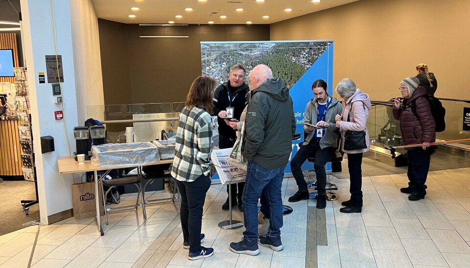 STAND: Slik så det ut på Kolbotn Torg, da Oppegård Avis møtte leserne med rykende ferske boller og abonnementstilbud.