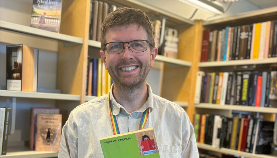 KOLBEN: Hans Martin Enger informerer om bruktsalg fra BUA